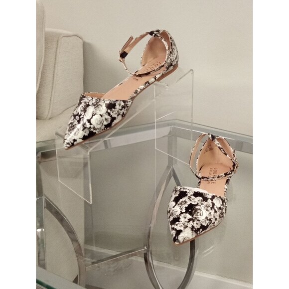 NWOT Journee Collection Women's Black and White Floral Pointed Toe Flats… - Picture 2 of 10